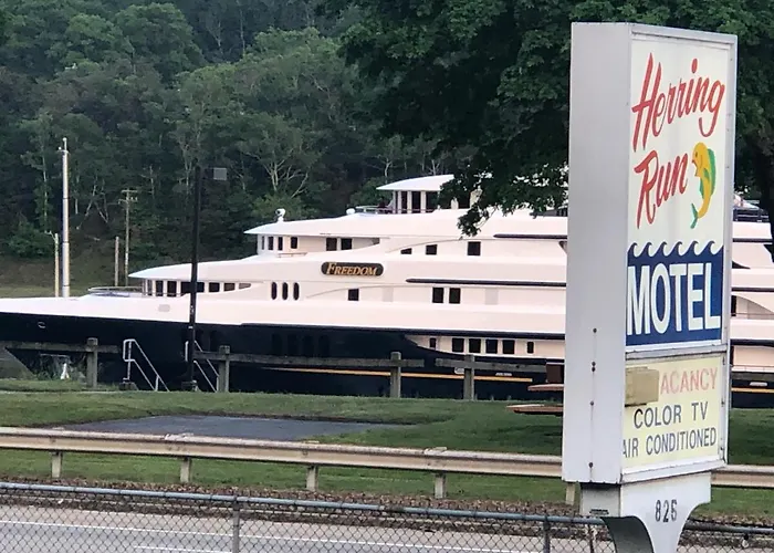 Herring Run Cabins And Inn