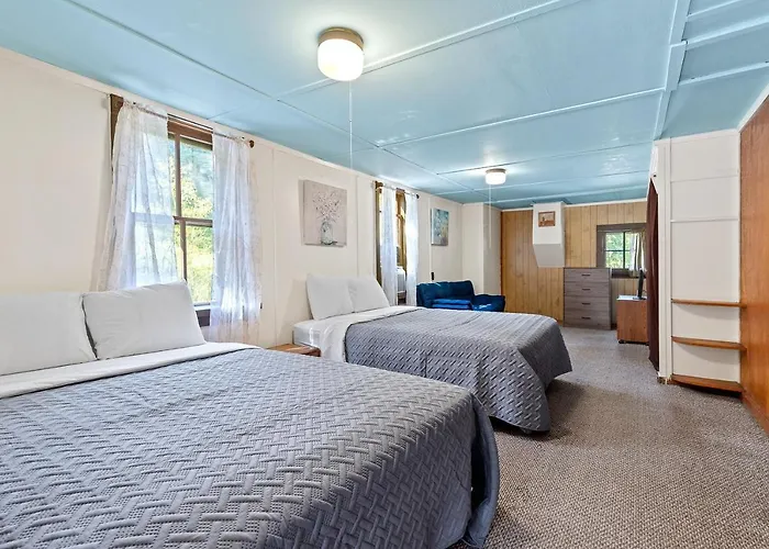 Harney Camp Cabins