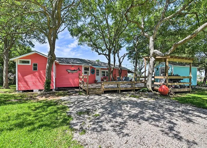 Furnished Deck & Dock: Renovated Sargent Cabin!