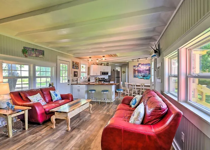 Furnished Deck & Dock: Renovated Sargent Cabin!