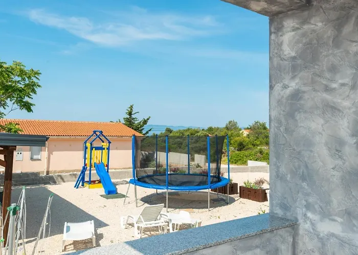 Crowonder Luxury Vir- 6 New Apartments For Families With Playground For Kids