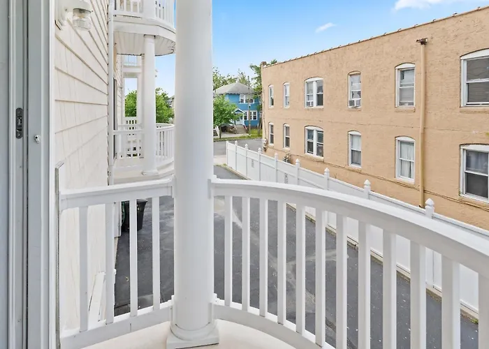 ❤️ The Top End Townhomes With Stunning Views On One-Of-A-Kind Rooftop Deck! Wow!