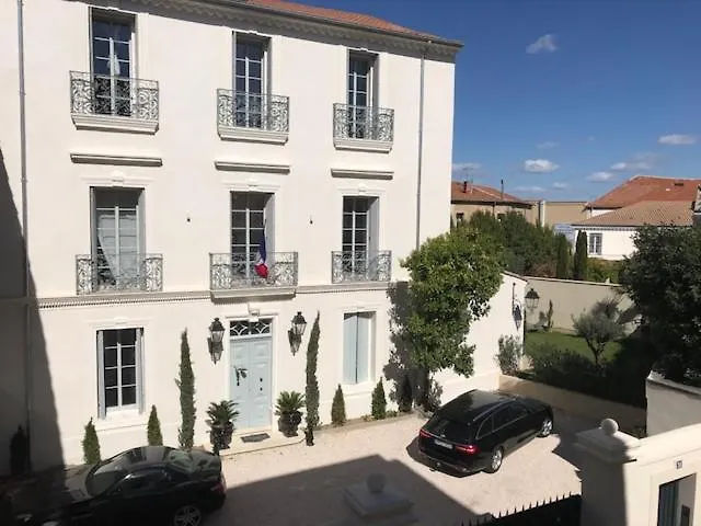 Lazare Maison De Maitre: Upscale Apartments with Private Parking near Historic Béziers