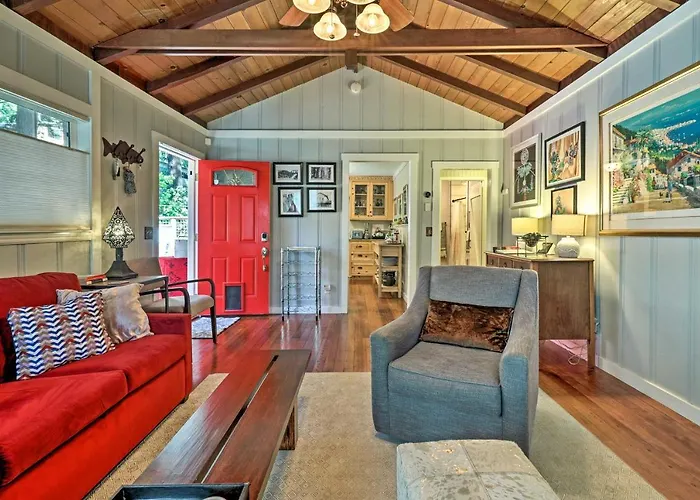 Redwoods Cabin W/ Hot Tub: Walk To Russian River!