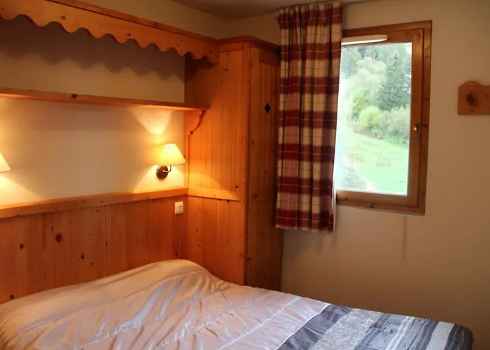 Appartement 6 Pers, 2 Ch, Parking, Pied De Pistes, Piscine