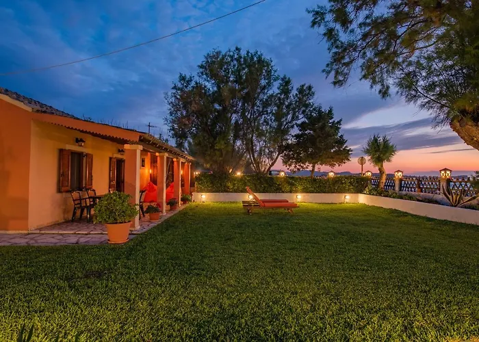 Villa Yiannitsis - Sunset By The Sea, Acharavi Beach