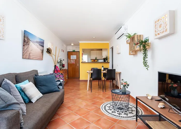 Sunny Apartment With Balcony