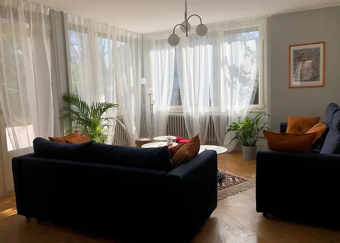 La Maison: City Center Apartments with Garden near Park and Thermal Baths