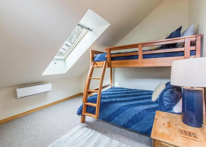 1490Oak Grandview Condo