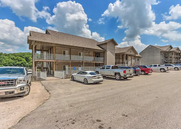 Lake & Poolside Fun! Water-View Camdenton Condo
