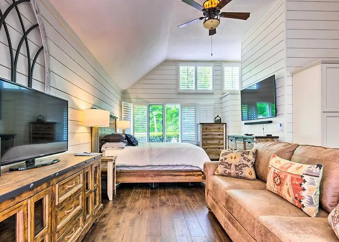 Elegant Sapphire Valley Studio W/ Resort Amenities