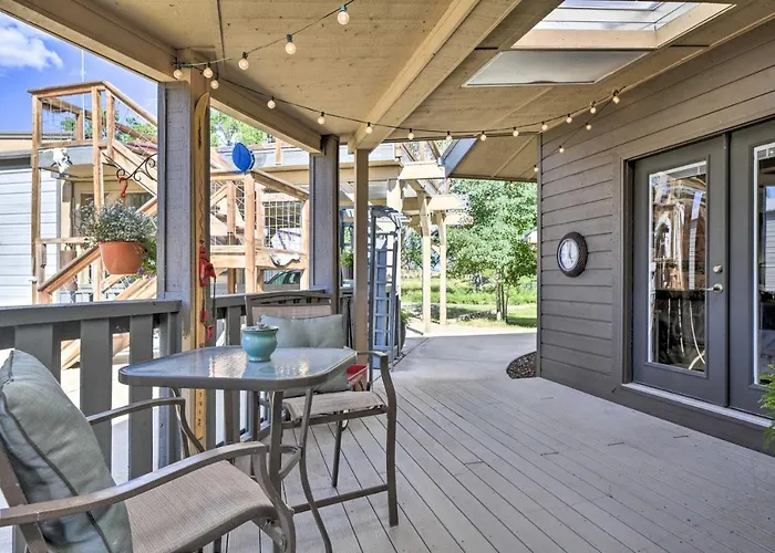 Serene Mountain Retreat W/ Patio & Mtn Views!