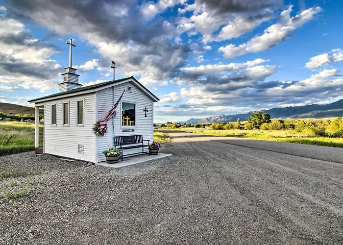 Montana'S Emigrant Peaks Getaway: Apt W/ Amenities