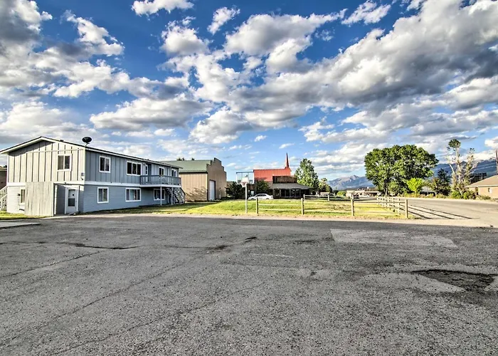 Montana'S Emigrant Peaks Getaway: Apt W/ Amenities