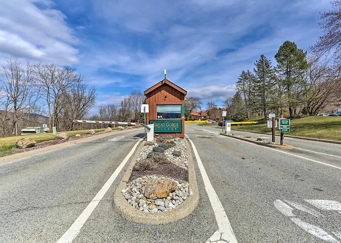Mountain Creek Condo W/ Grill: Walk To Lifts!