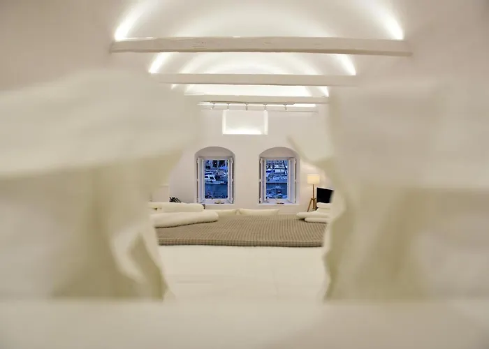 Hydra Hospitality Port Apartment