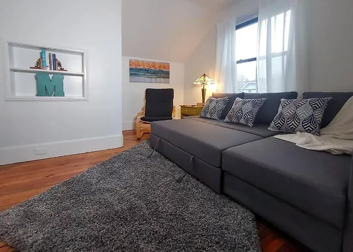 Historic W/Deck, King Bed & Air By Lake Michigan