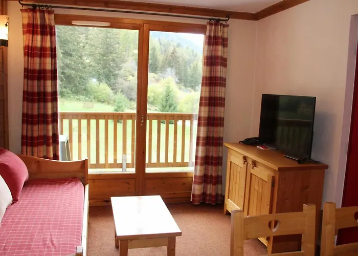 Appartement 6 Pers, 2 Ch, Parking, Pied De Pistes, Piscine