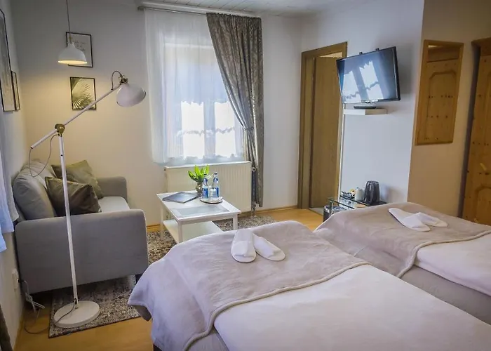 Gaestehaus Und Cafe Zur Silbernen Kanne