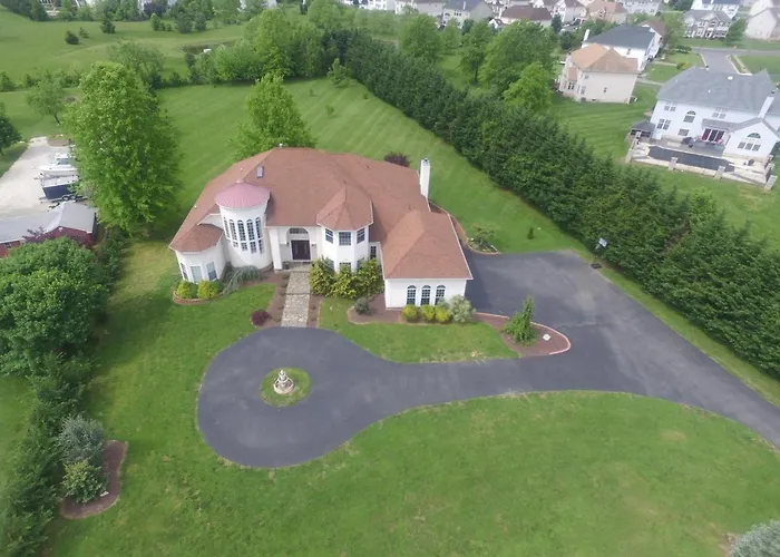 Whispering Oak Mansion