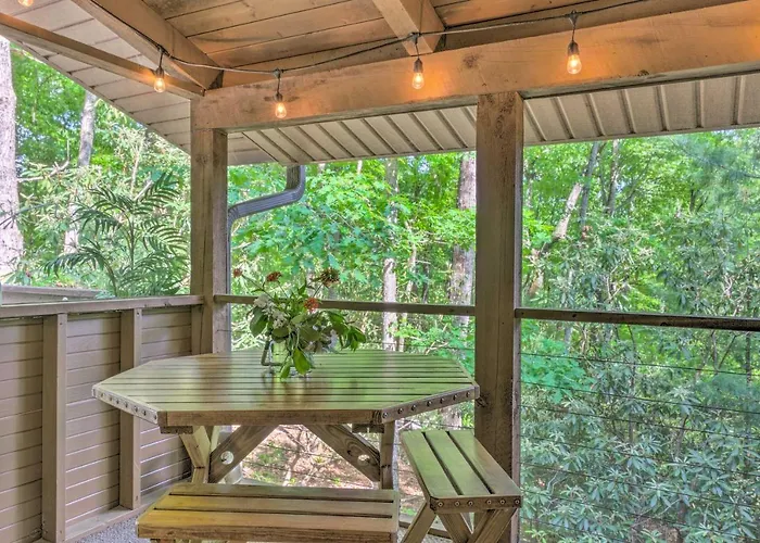 Beautiful Connestee Falls Home W/ Porch In Brevard