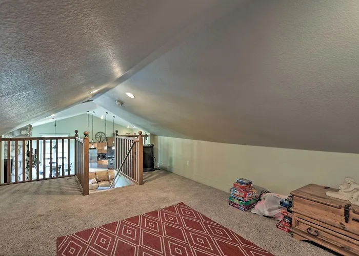 On-Site Hiking Access: Mtn-View Conifer Cabin
