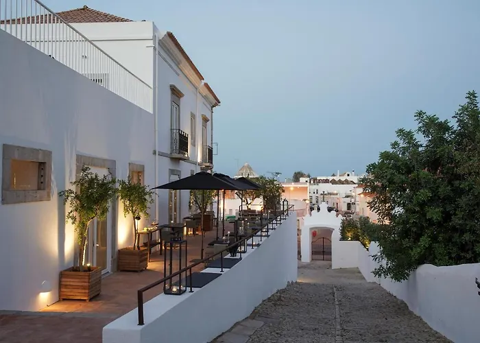 Colegio Charm House