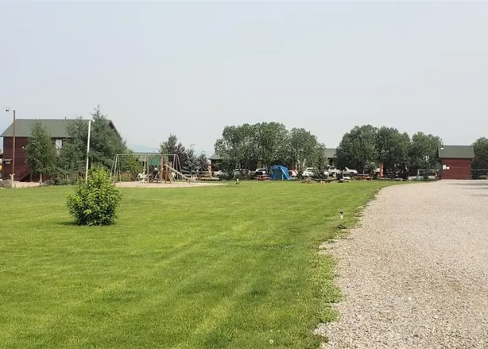 Wolf Den Log Cabin Motel And Rv Park