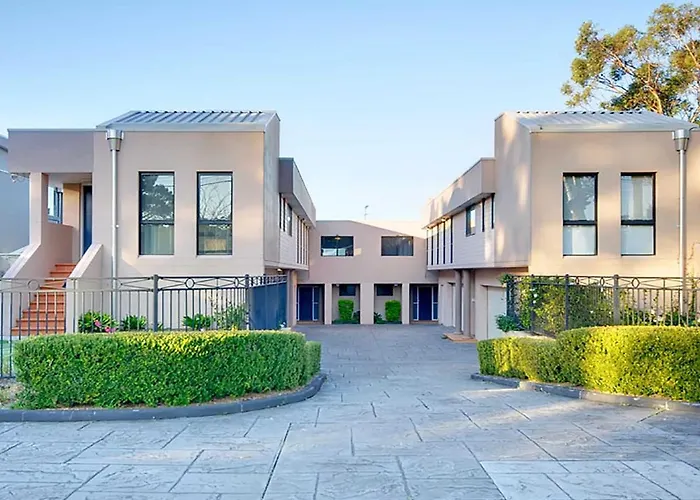 Seaside Splendour 1 Beautiful Unit On The Waterfront
