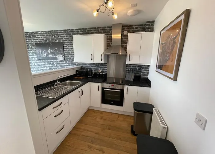 Gorsebank Mews, Stylish Modern 2-Bed Townhouse With Private Garden