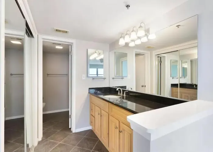 Back Bay Condo 1106