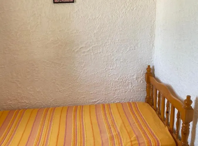 Location 5 Personnes Sant Ambroggio Cocody Village