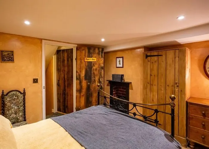 Fagin'S Den - Autumn Special - Book 3 Nights In September, October Or November And Enjoy Your 4Th Night Completely Free!