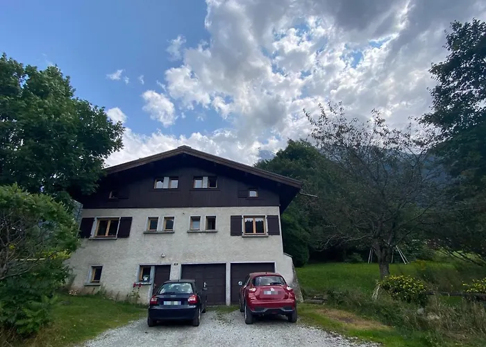 Logement Mansarde Dans Maison Avec Jardin En Bord De Piste, Vue Montagne