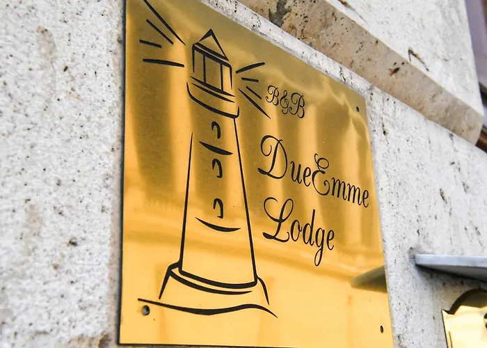 "Dueemme Lodge" , A Pochi Passi Dal Porto