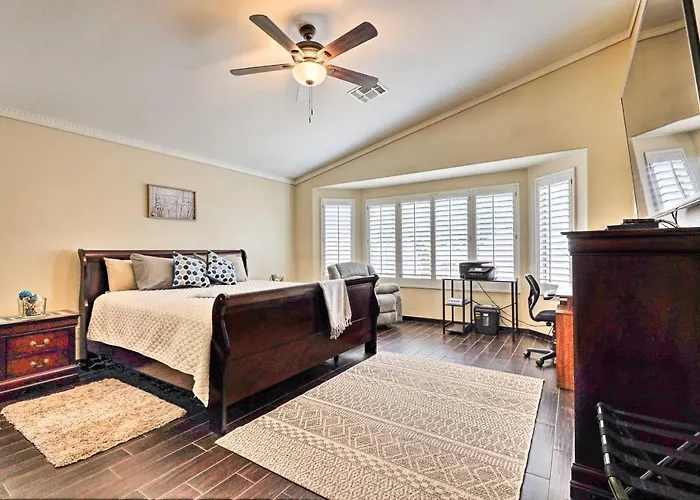 Bbq-Ready Oasis Near Golfing + Surprise Stadium!