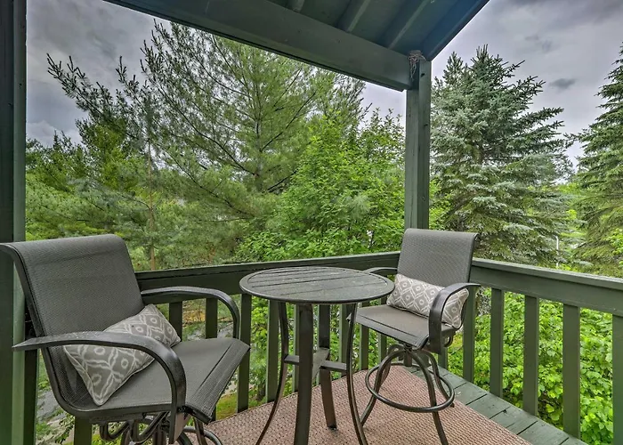 Lake Placid Gem W/ Patio & Views < 1 Mi To Beach!