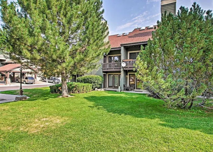 Contemporary Family Condo By Pineview Reservoir!