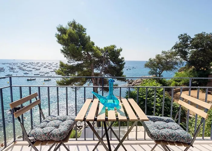 Precioso Apartamento En Primera Linea De Mar En Calella De Palafrugell
