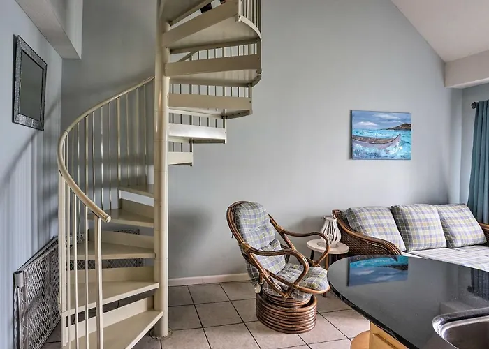 Resort-Style Condo With Lake-View Balcony!