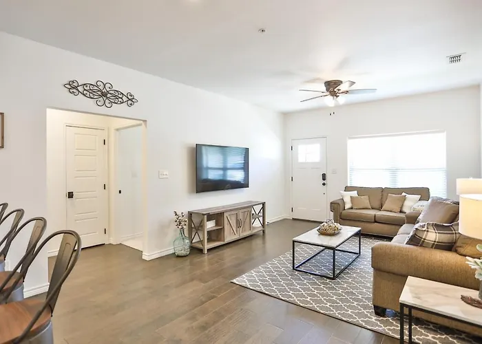Hill Country Haven A Modern Rustic - 2 Bedroom 2 Bathroom Townhouse Off Main Street