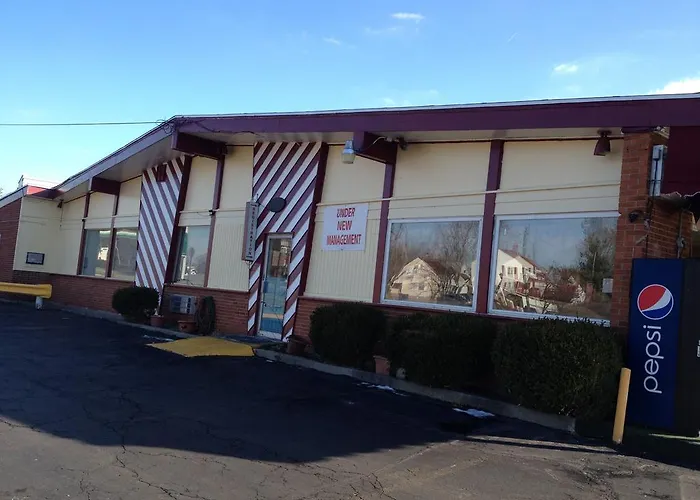 Relax Inn- Springfield