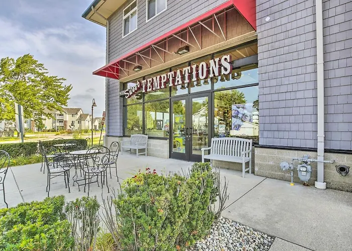 Grand Haven Condo W/ Patio < 1 Mi To Downtown