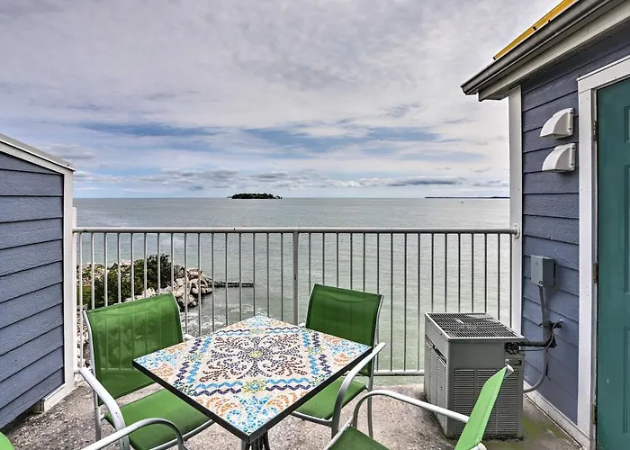 Resort-Style Condo With Lake-View Balcony!