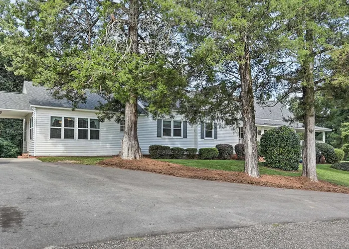 Family Home W/ Fire Pit, 2 Mi To Lake Access
