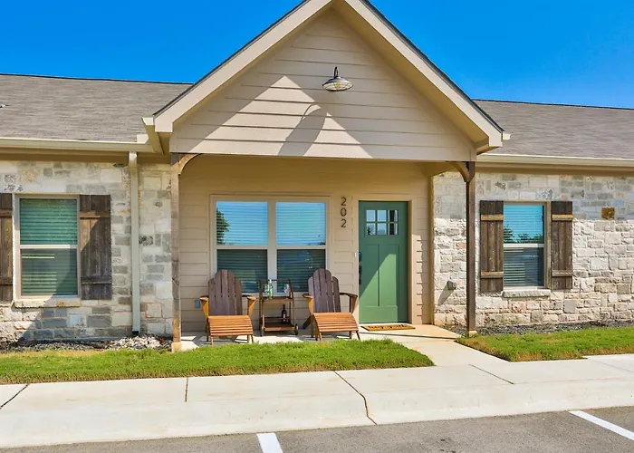 Hill Country Haven A Modern Rustic - 2 Bedroom 2 Bathroom Townhouse Off Main Street