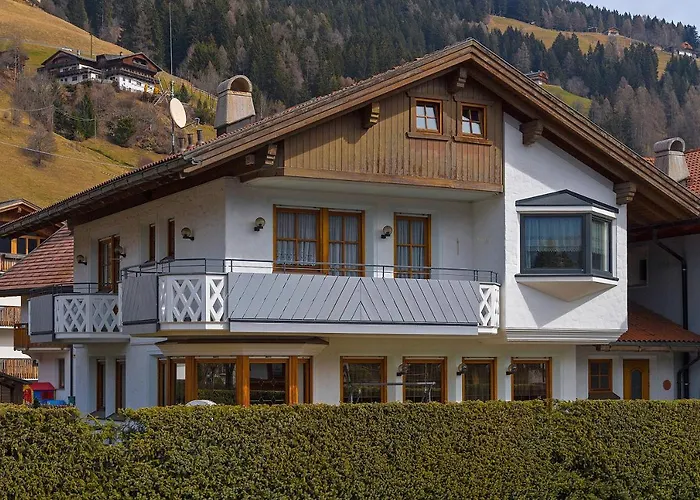 LERCHER WALTRAUD Villa Lercher
