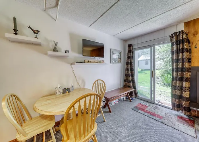 Cozy Mountainside Condo