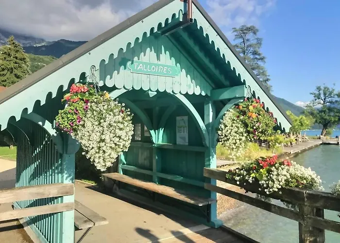 Tres Bel Appartement En Rez De Jardin, Talloires
