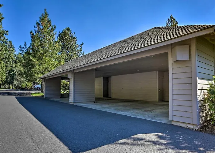 Hiking Trail & Hot Tub Access: Bend Condo W/ Deck